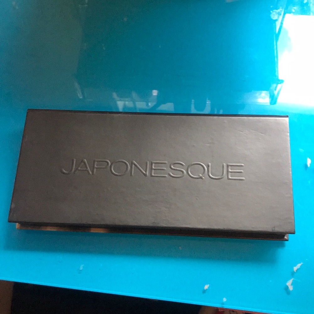 Japonesque eyeshadow palette